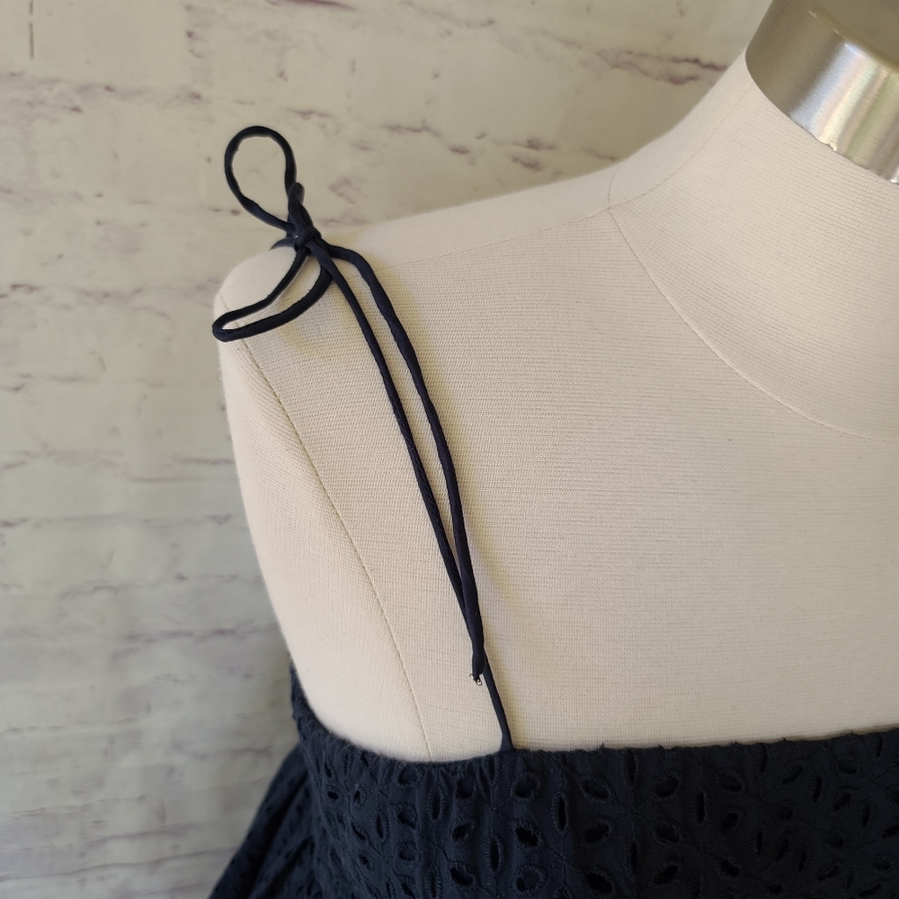 GAP Navy Embroidered Cotton Eyelet A-Line Dress Size 6 - Picture 6 of 9
